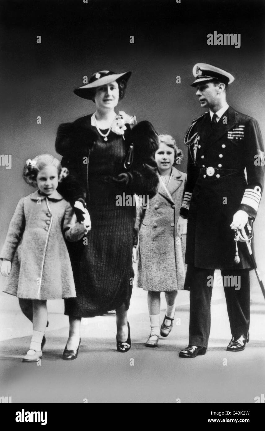 La princesse Margaret QUEEN ELIZEBETH Reine mère la princesse Elizabeth et le roi George VI 1937 Date approximative de la famille royale Banque D'Images