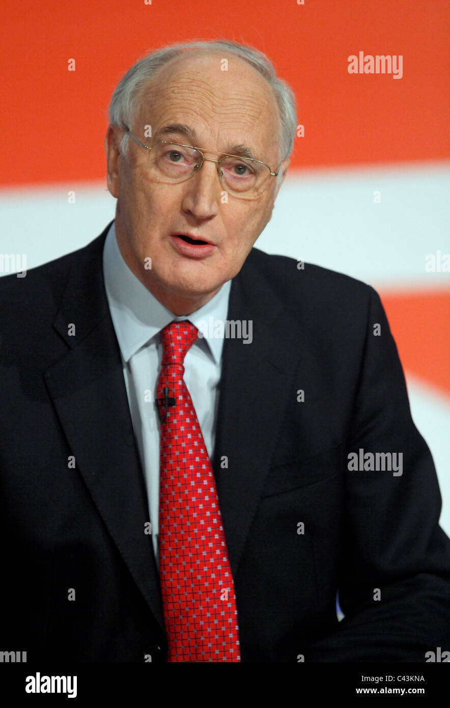 SIR GEORGE YOUNG BT DÉPUTÉ LEADER CHAMBRE DES COMMUNES 06 Octobre 2010 L'ICC BIRMINGHAM ENGLAND Banque D'Images