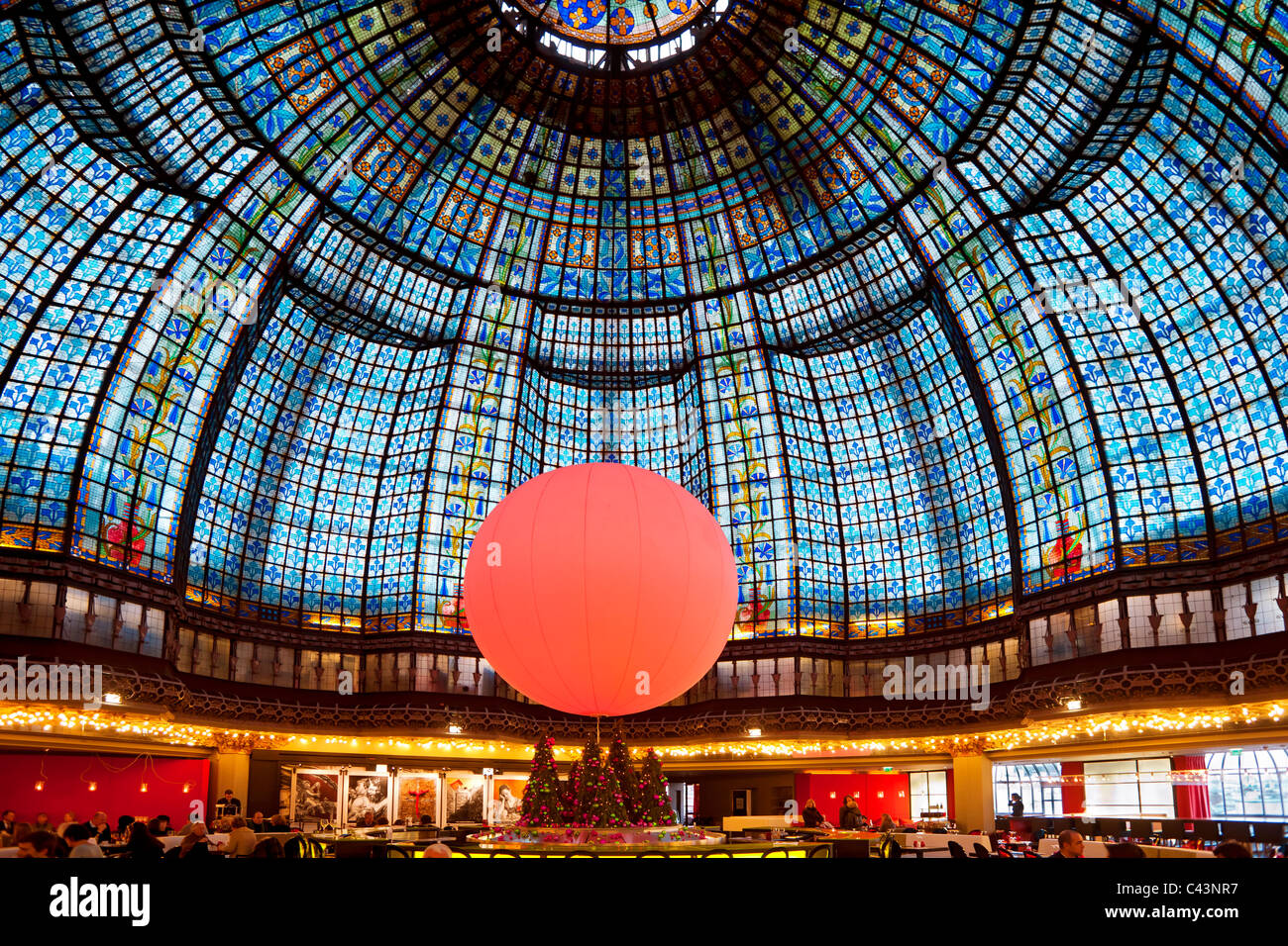 Restaurant de Le Printemps, Paris, France Banque D'Images