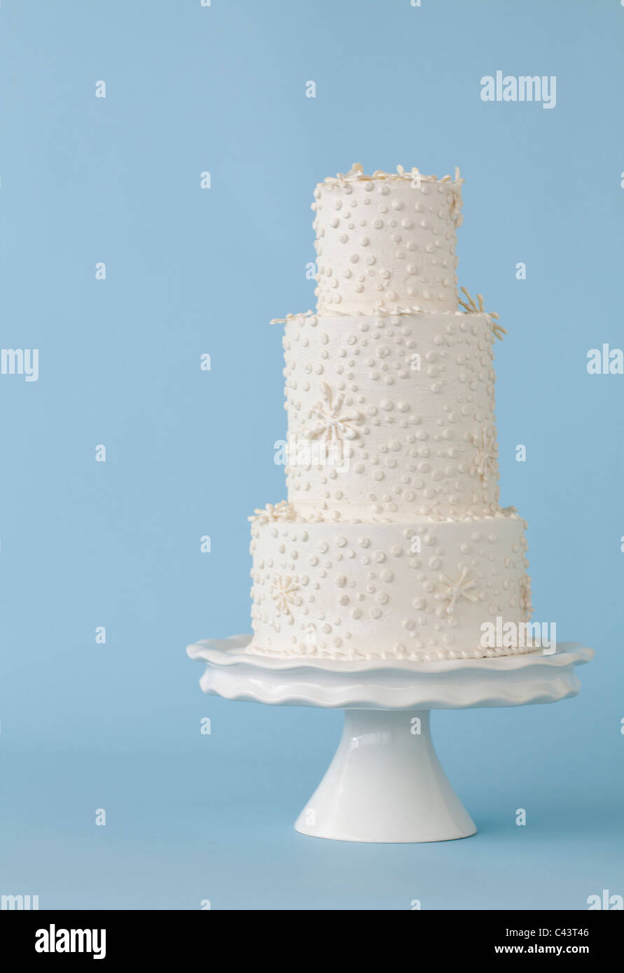 La prise d'un gâteau de mariage. Banque D'Images