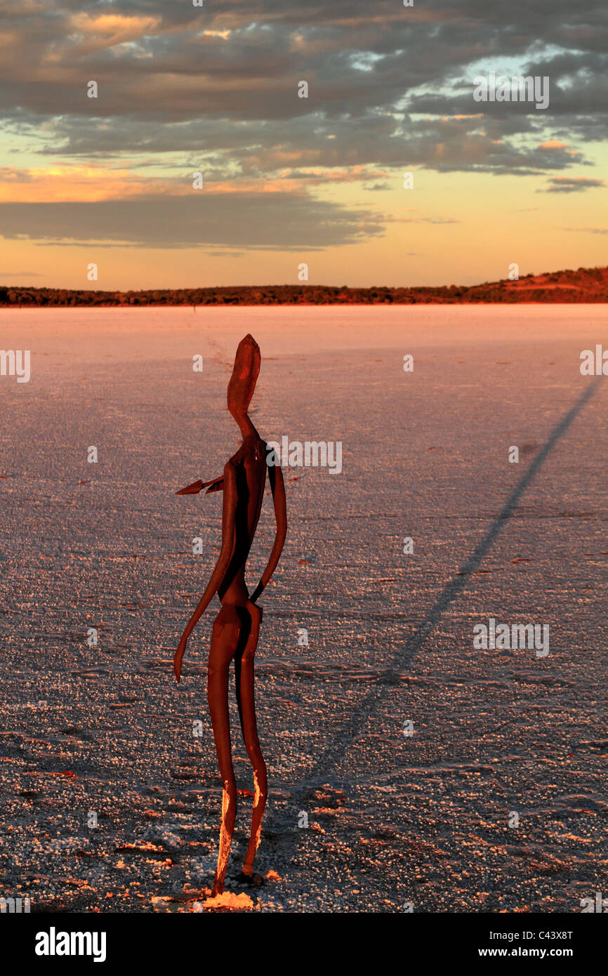 Sculpture d'Antony Gormley, à l'intérieur de l'Australie, l'exposition sur le lac Ballard, l'ouest de l'Australie Banque D'Images