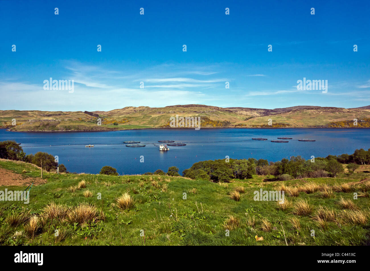 Fish Farm dans le Loch Harport Ile de Skye en Ecosse Banque D'Images