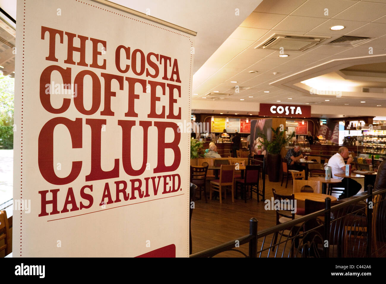 Inscrivez-vous publicité le Costa Coffee Club, Costa Coffee, Clacket Lane station d'autoroute, M25, Surrey UK Banque D'Images