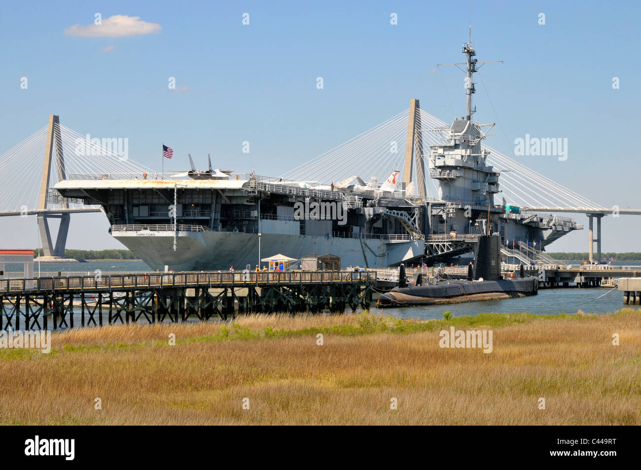 Porte-avions USS Yorktown museum ship at ville de Mount Pleasant en Caroline du sud du quartier historique de Charleston, SC Banque D'Images