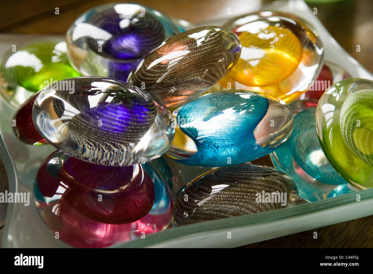 Détail de l'assortiment de galets en verre coloré Banque D'Images