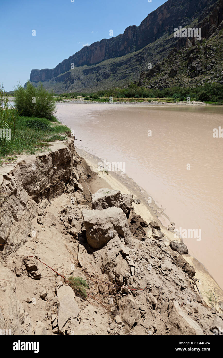 L'érosion des berges sur la rivière Rio Grande Big Bend National Park Utah USA Banque D'Images