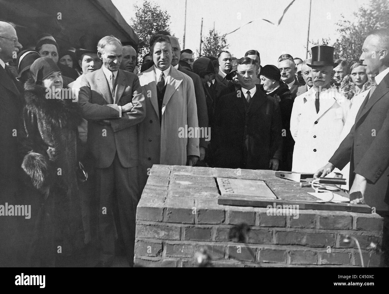 Konrad Adenauer et Henry Ford à la pierre angulaire pour la cérémonie de l'usine de Ford à Cologne, 1930 Banque D'Images