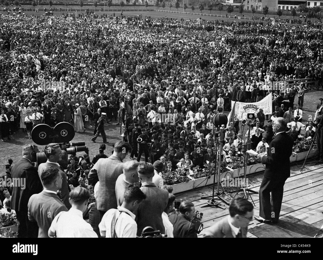 Franz von Papen parle à la convention de l'Association pour l'allemand à l'étranger, 1934 Banque D'Images