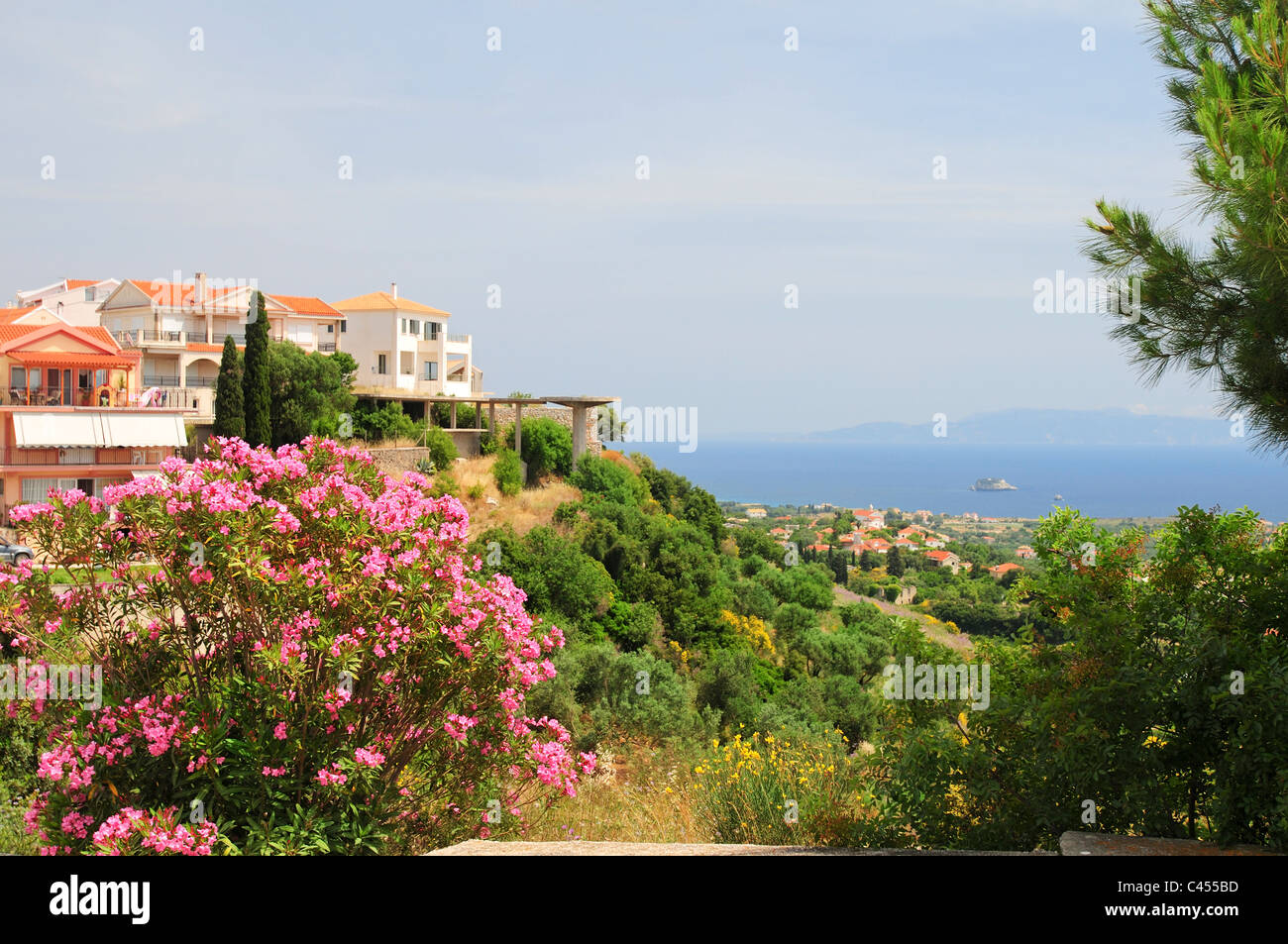 Grèce, Corfou, vue sur colline maisons et l'autre Banque D'Images