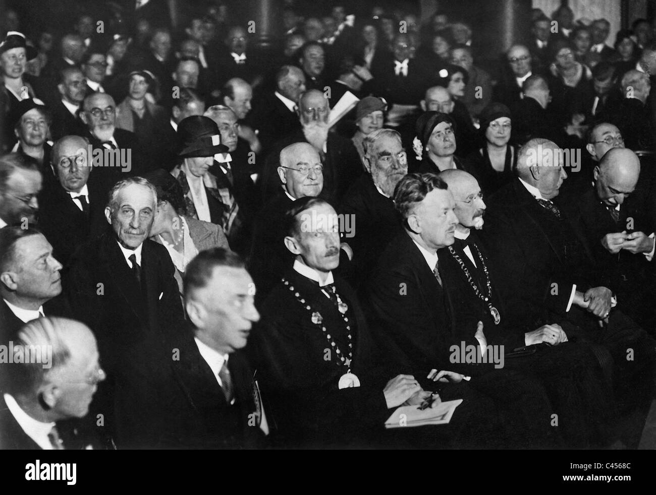 Max Planck, Oskar von Miller, Carl Duisberg et Arthur von Weinberg dans la société Kaiser Wilhelm Banque D'Images