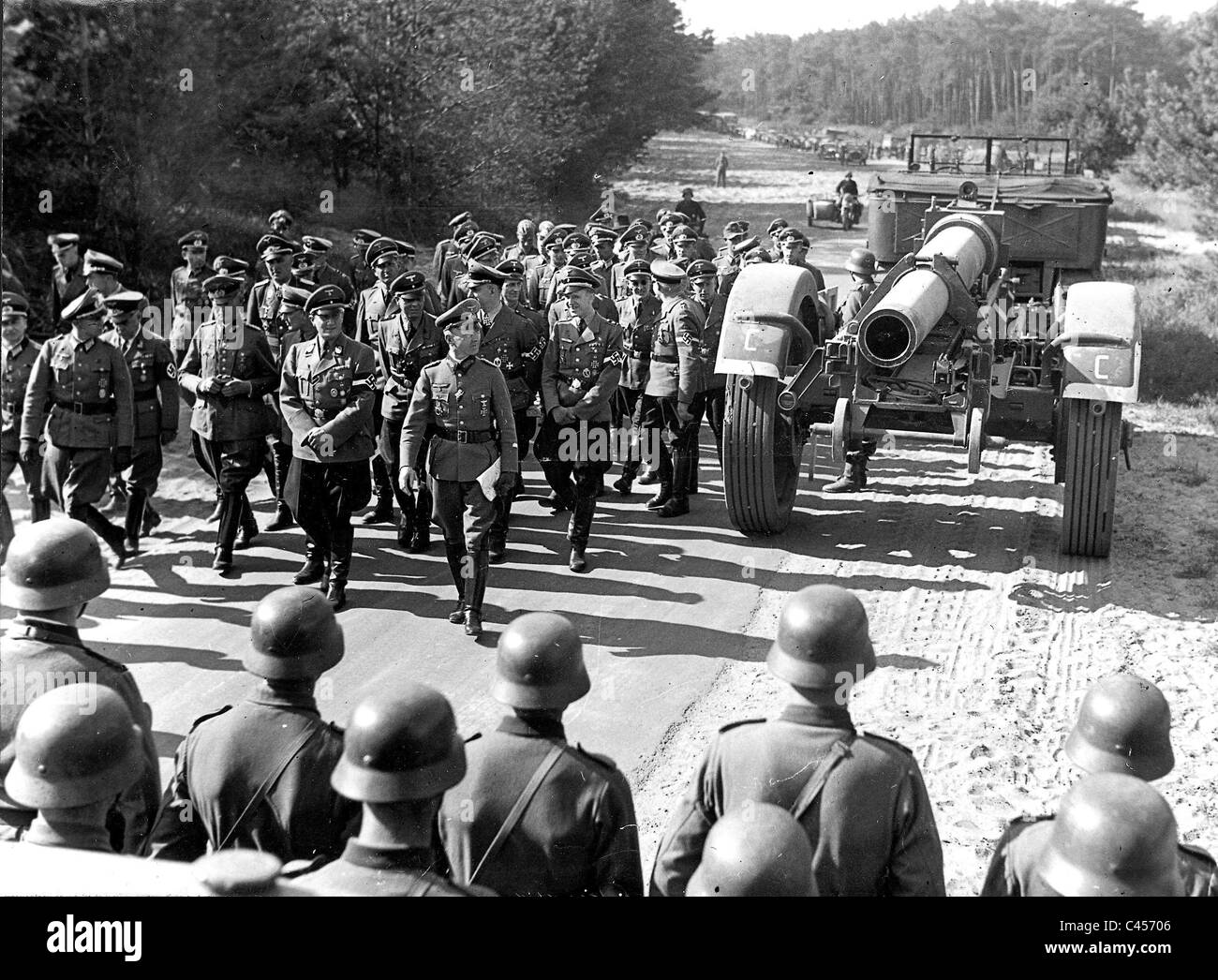 Visites Axmann des armes à l'école d'artillerie Jueterbog Banque D'Images