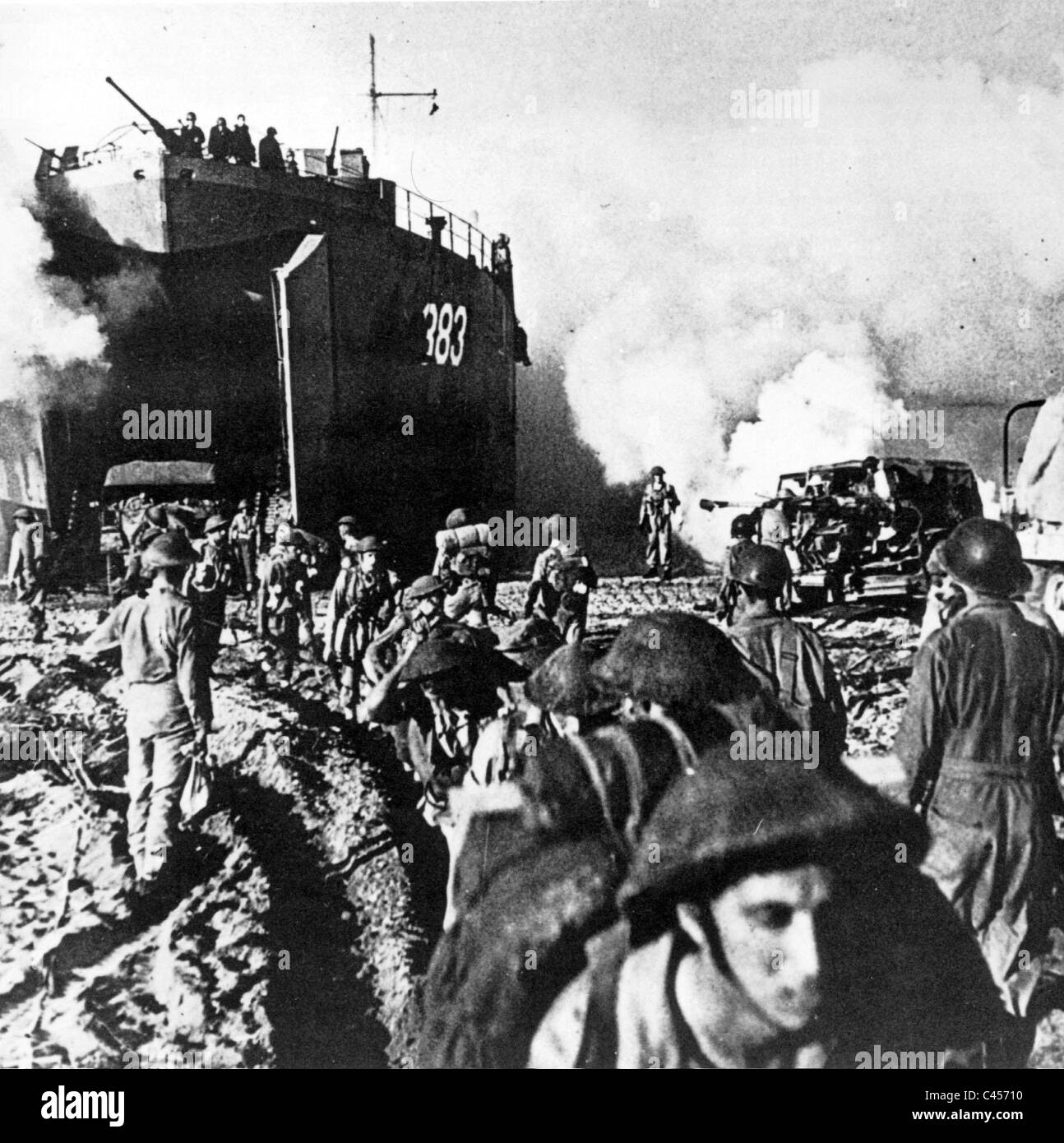 Les troupes britanniques des terres à Salerne, 1943 Banque D'Images