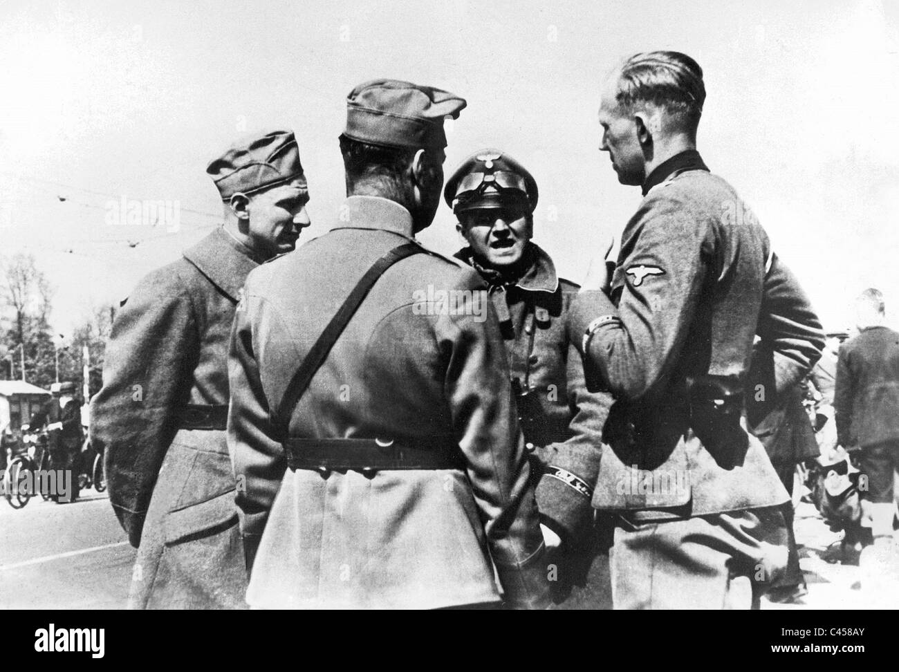 Les officiers de la Waffen-SS pendant les négociations de transfert en Hollande, 1940 Banque D'Images