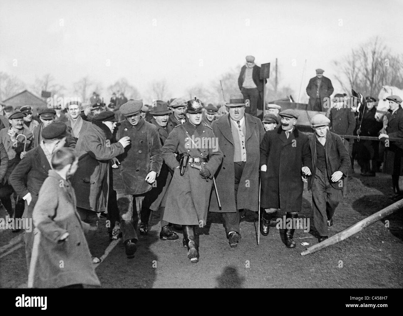 Policier à la marché de chevaux à Berlin, 1924 Banque D'Images