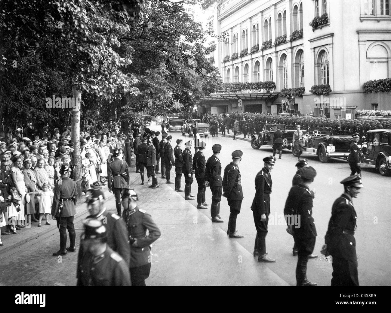 SS comme garde à Berlin, 1943 Banque D'Images