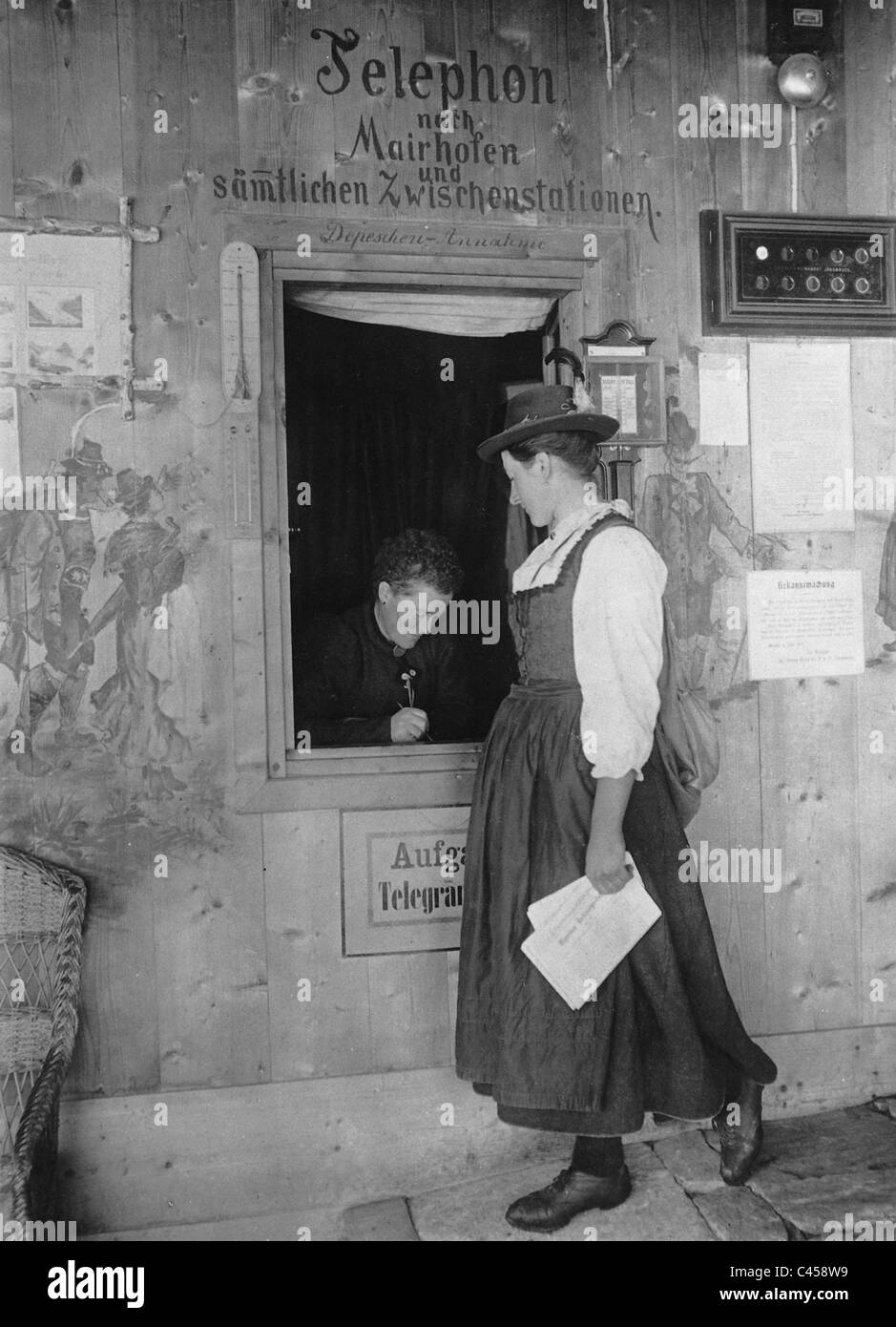 Office de poste dans les Alpes, 1904 Banque D'Images