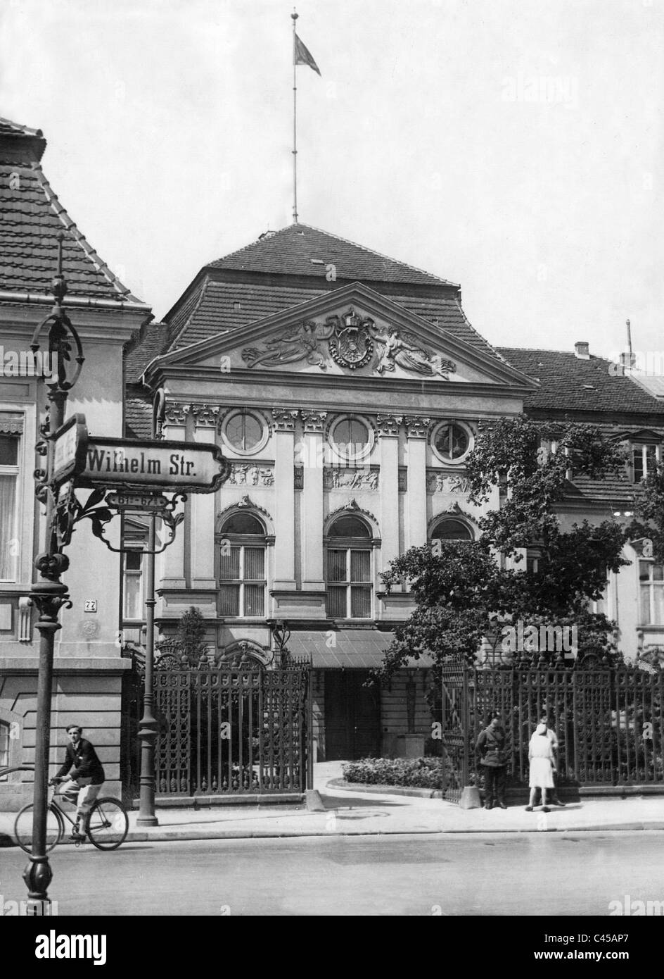 The reich chancellery in wilhelmstrasse in berlin Banque de ...