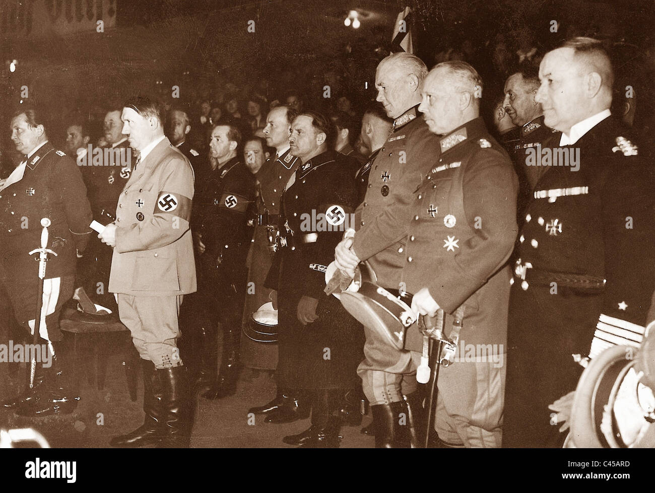 Hitler, accompagné par des officiers de l'armée, 1936 Banque D'Images