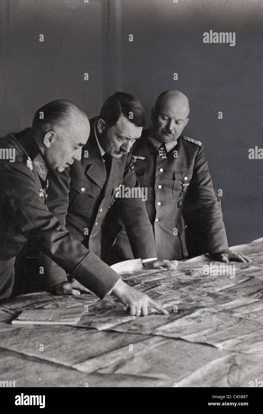 Adolf Hitler avec Joachim et Kurt Zeitzler Ruoff, 1943 Banque D'Images
