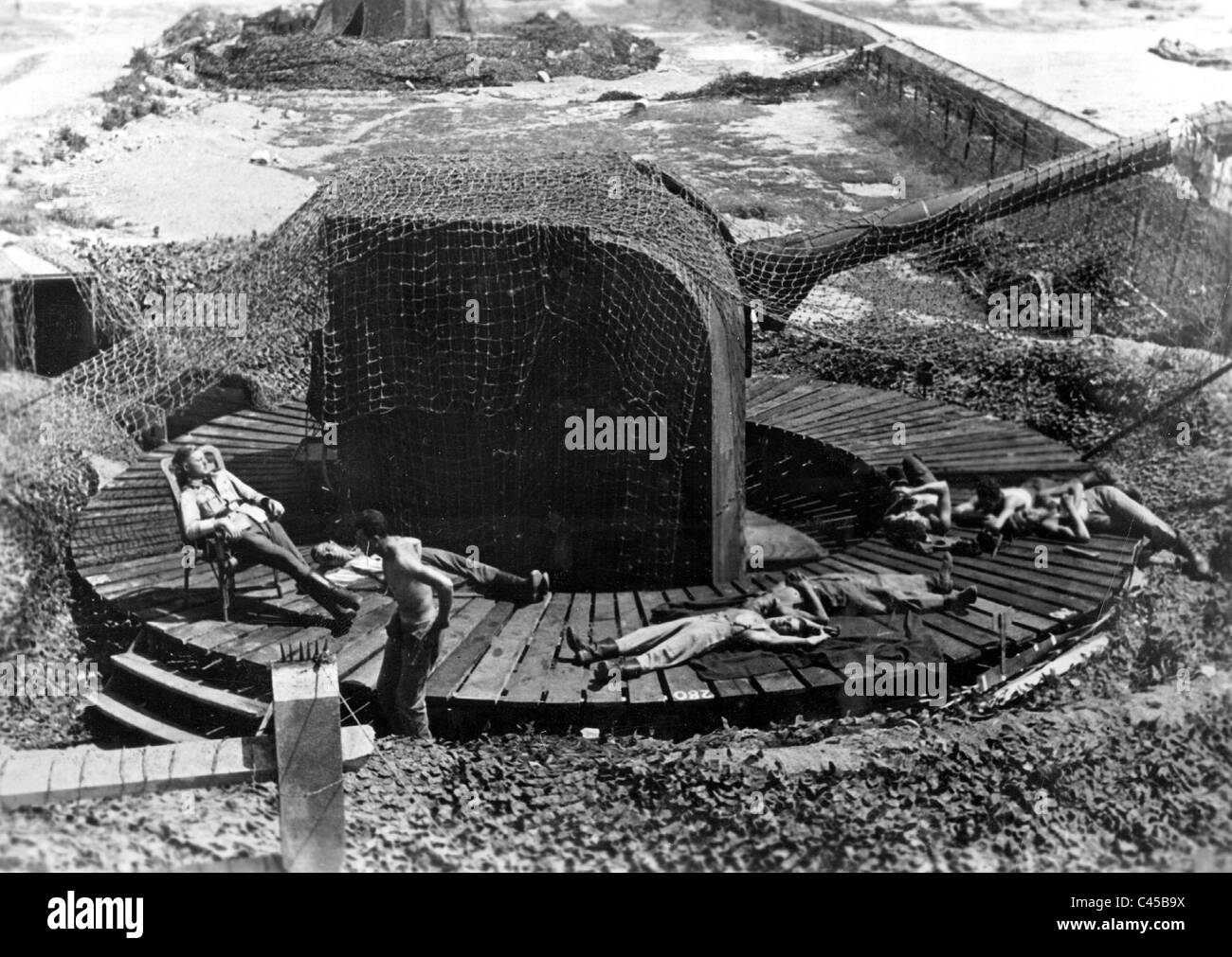 Position des pièces d'artillerie sur le mur de l'Atlantique, 1943 Banque D'Images