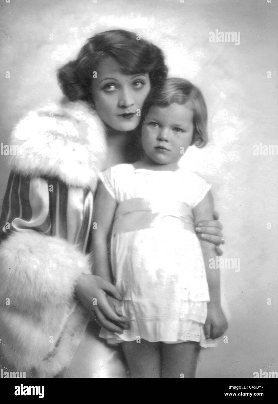 Marlene Dietrich avec sa fille, Maria, 1930 Banque D'Images