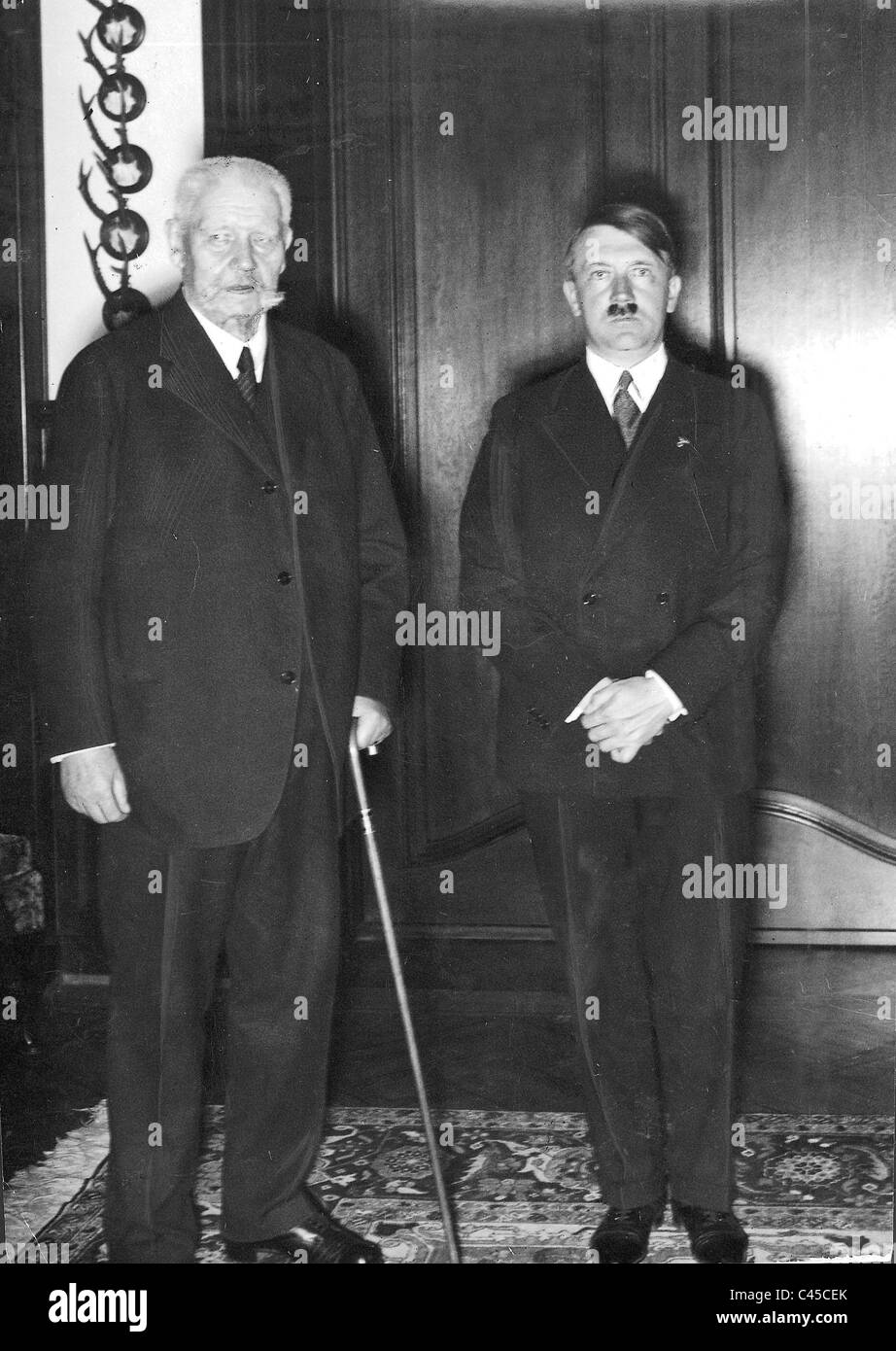 Hindenburg et Hitler Banque D'Images