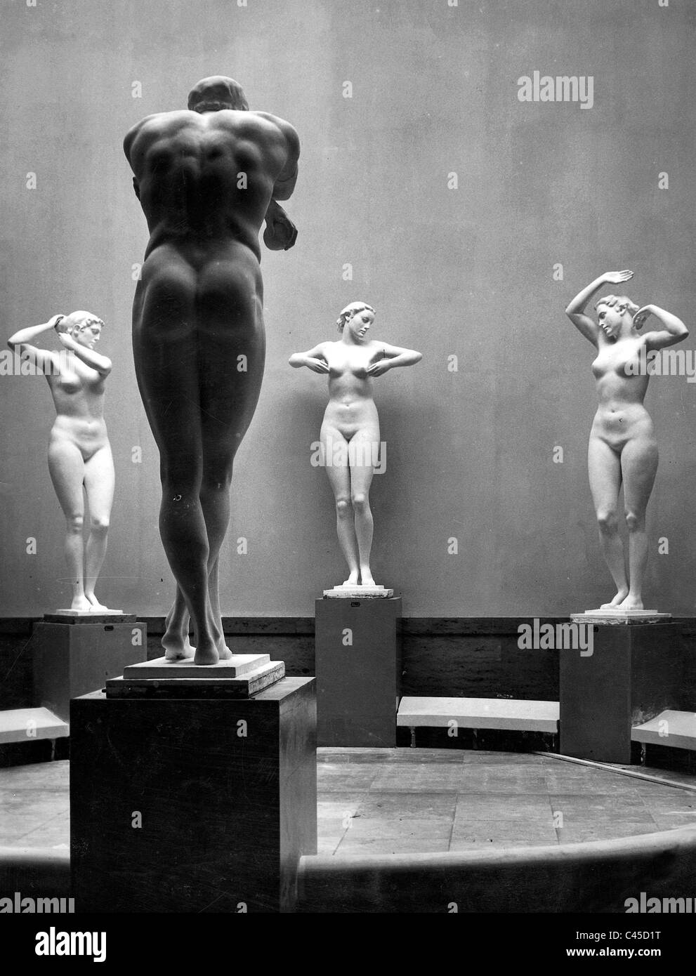 '''Arrêt de Paris' par Josef Thorak, 1941." Banque D'Images