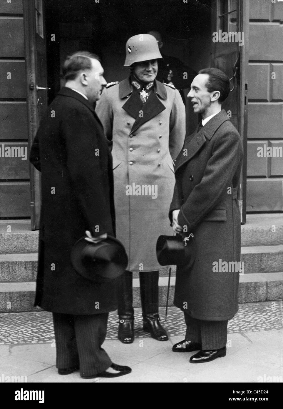 Hitler, Blomberg, Goebbels sur Memorial Day Banque D'Images