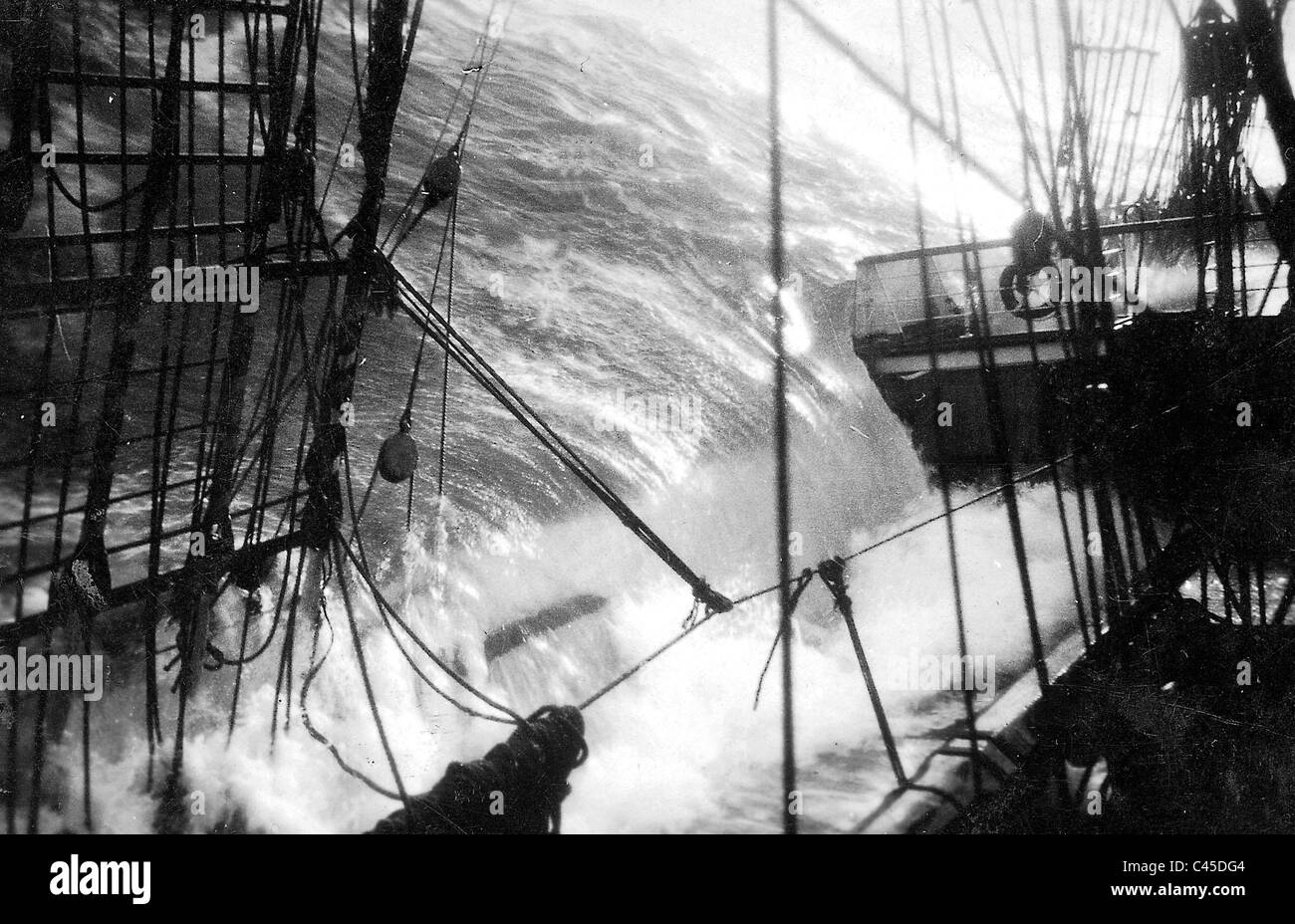 Le Cap Horn, voile bateau dans la tempête, 1931 Banque D'Images