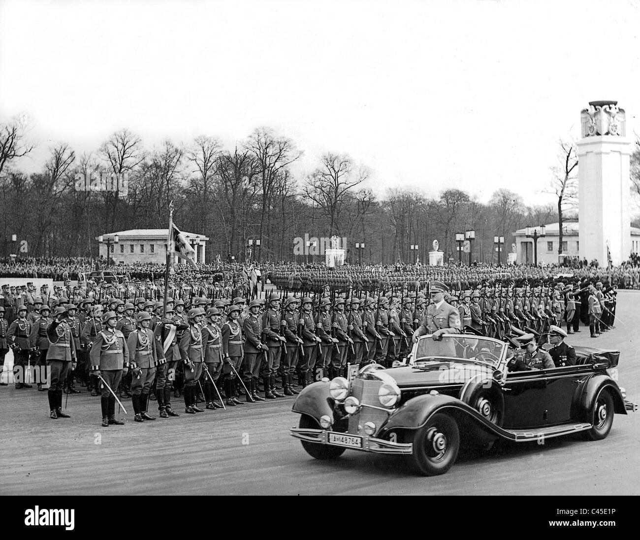 Les troupes d'Adolf Hitler salue à son anniversaire, 1939 Banque D'Images