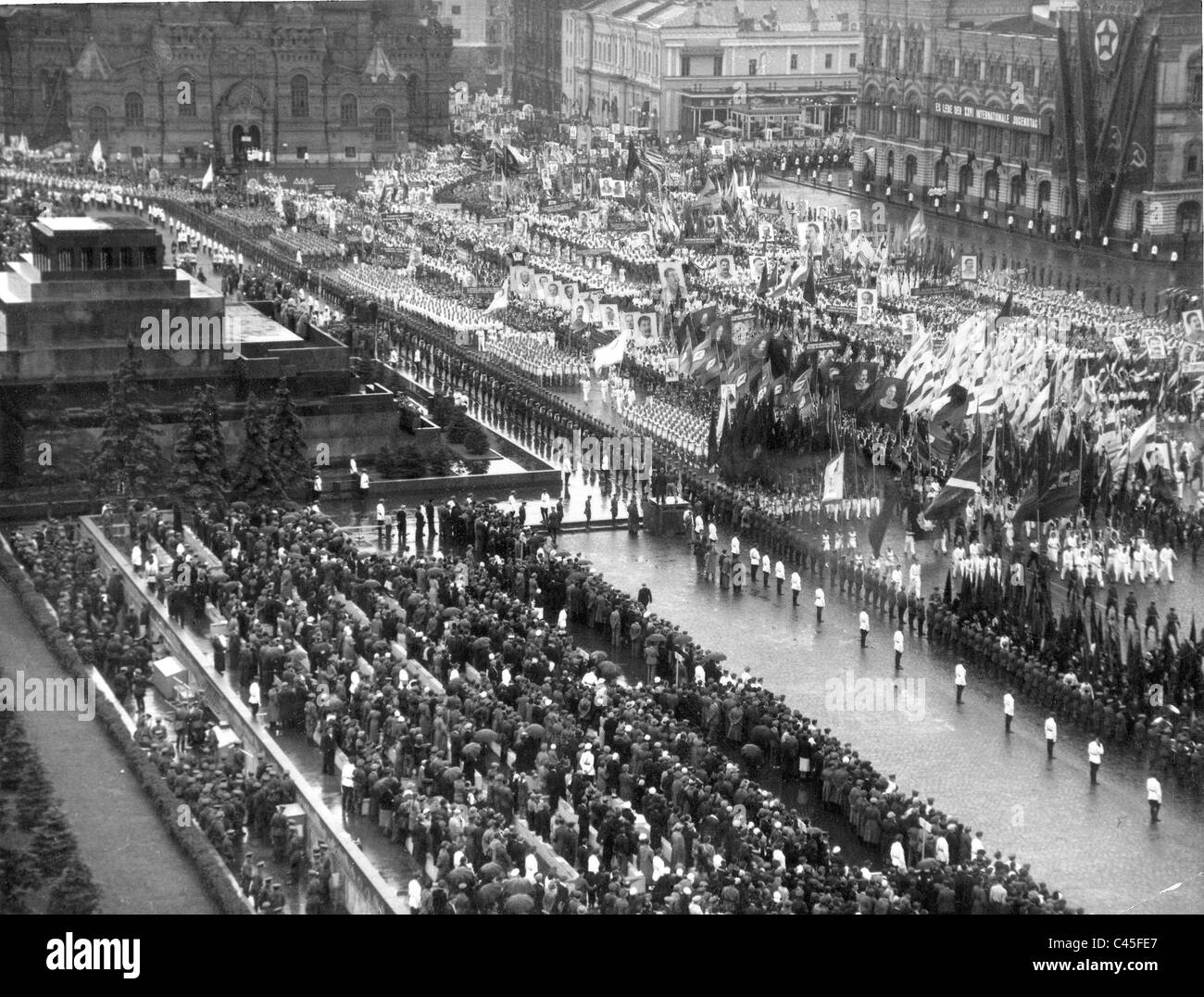 Célébration de la Journée internationale de la jeunesse sur la Place Rouge à Moscou 1940 Banque D'Images