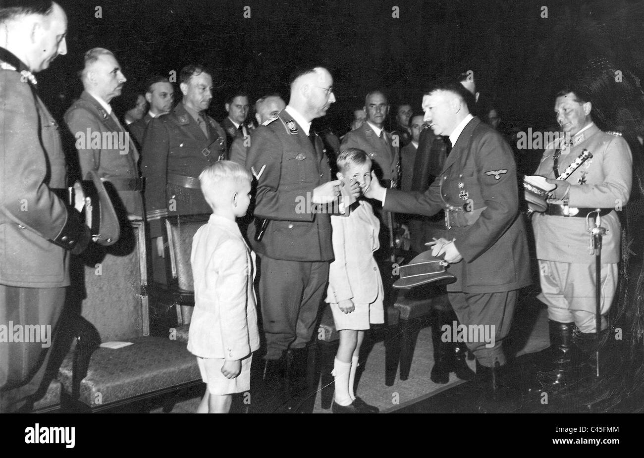 Adolf Hitler et Heinrich Himmler à l'état occasion pour Reinhard Heydrich Banque D'Images