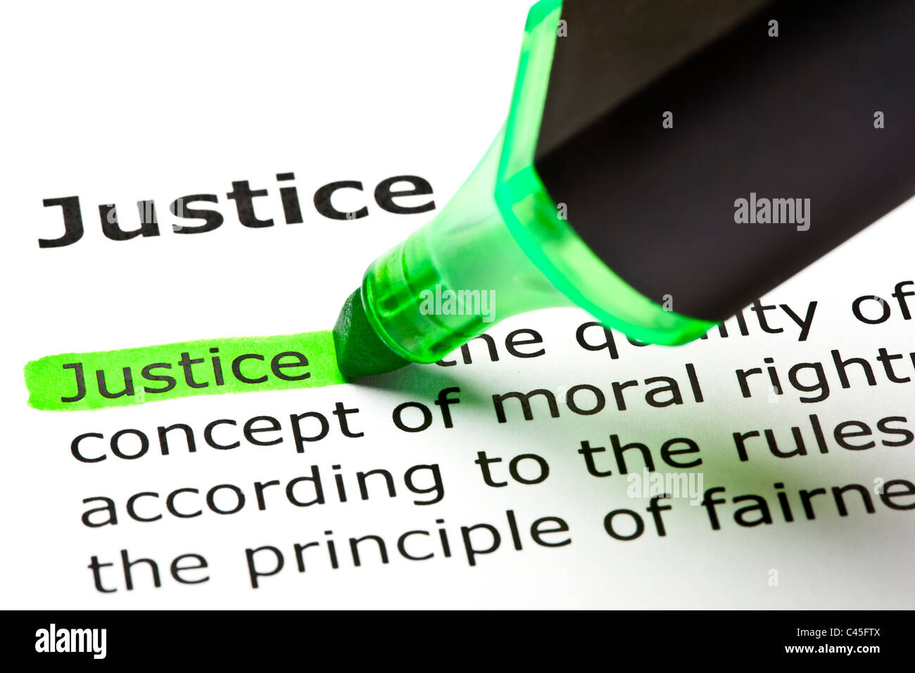 Le mot "Justice" en surbrillance verte avec feutre Banque D'Images