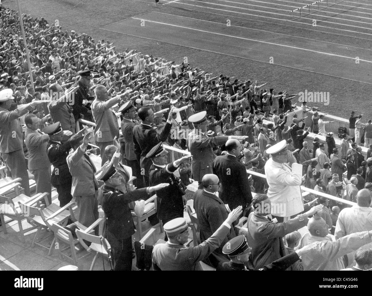 Salut Nazi lors des Jeux Olympiques de Berlin 1936 Banque D'Images