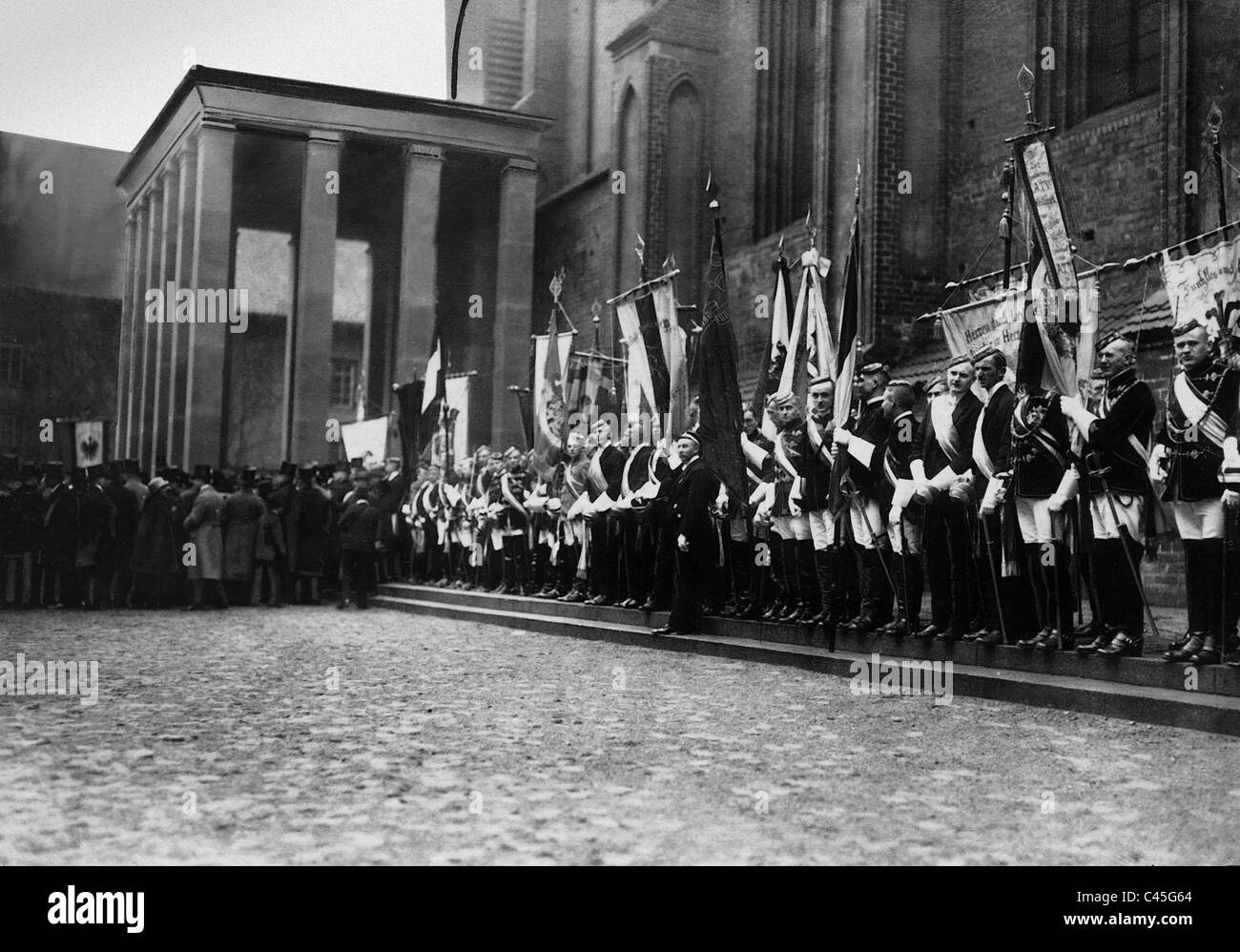 Ouverture de la tombe d'Emmanuel Kant à Koenigsberg, 1924 Banque D'Images