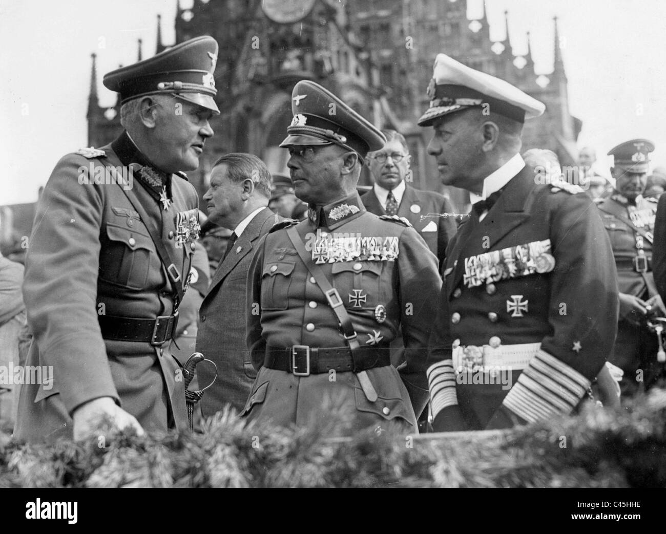 Werner von Blomberg Werner von Fritsch et Erich Raeder lors d'une parade, 1936 Banque D'Images