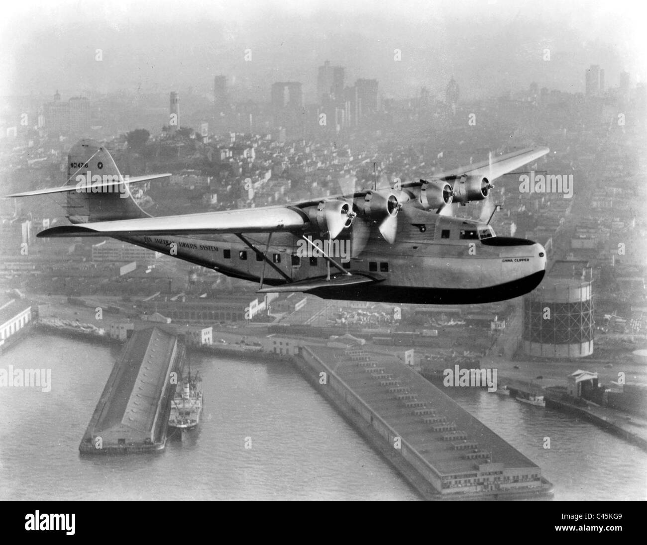 La PanAm seaplane Martin M-130 sur San Francisco, 1935 Banque D'Images