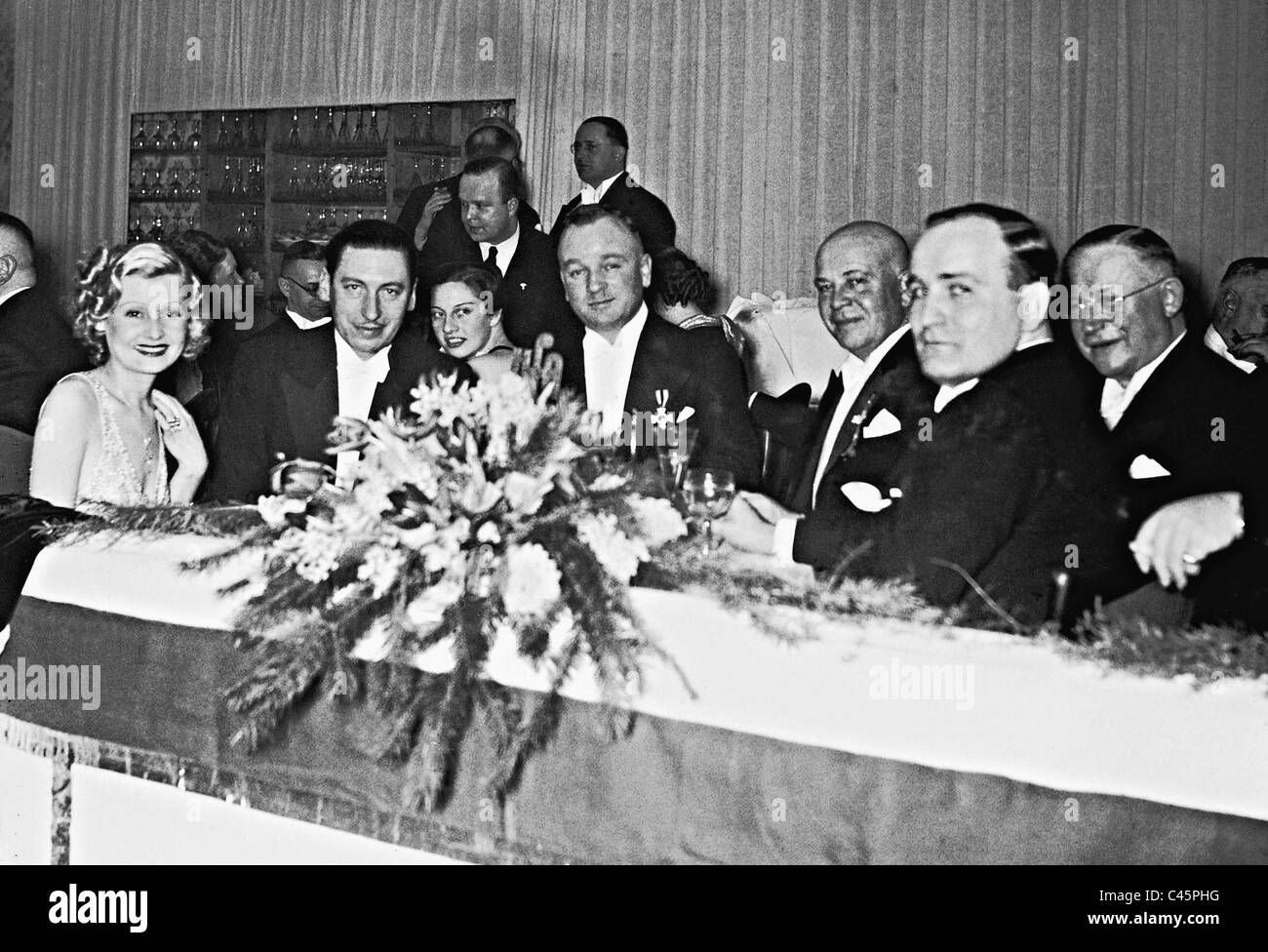 Lilian Harvey et Willy Birgel balle lors d'une conférence de presse à Berlin, 1937 Banque D'Images