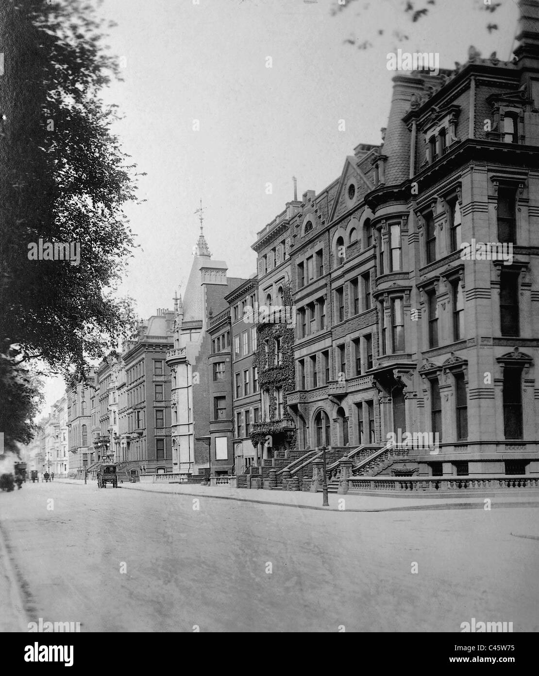 Maisons sur la 5e Avenue à New York, 1914 Banque D'Images