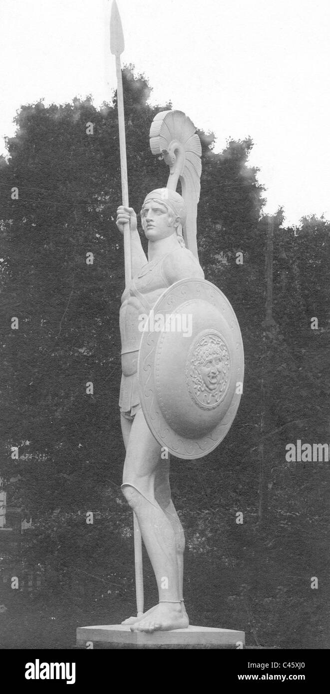 Statue du héros grec Achille dans le jardin de la maison de campagne '' Achilleion à Corfou, 1909 Banque D'Images