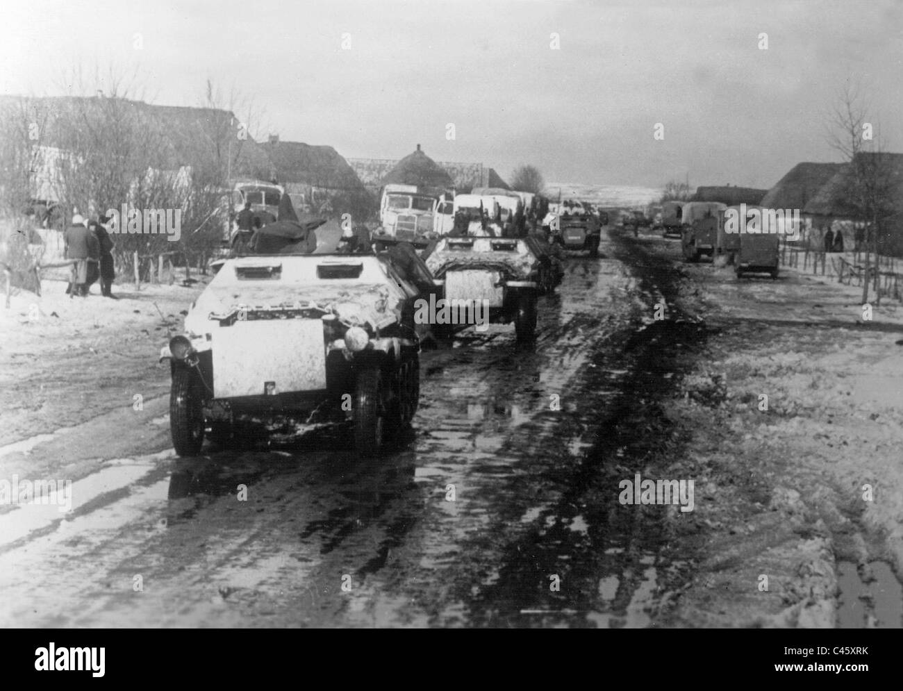 Blindés allemands pendant l'Offensive Manstein dans le secteur sud du front de l'Est, 1943 Banque D'Images