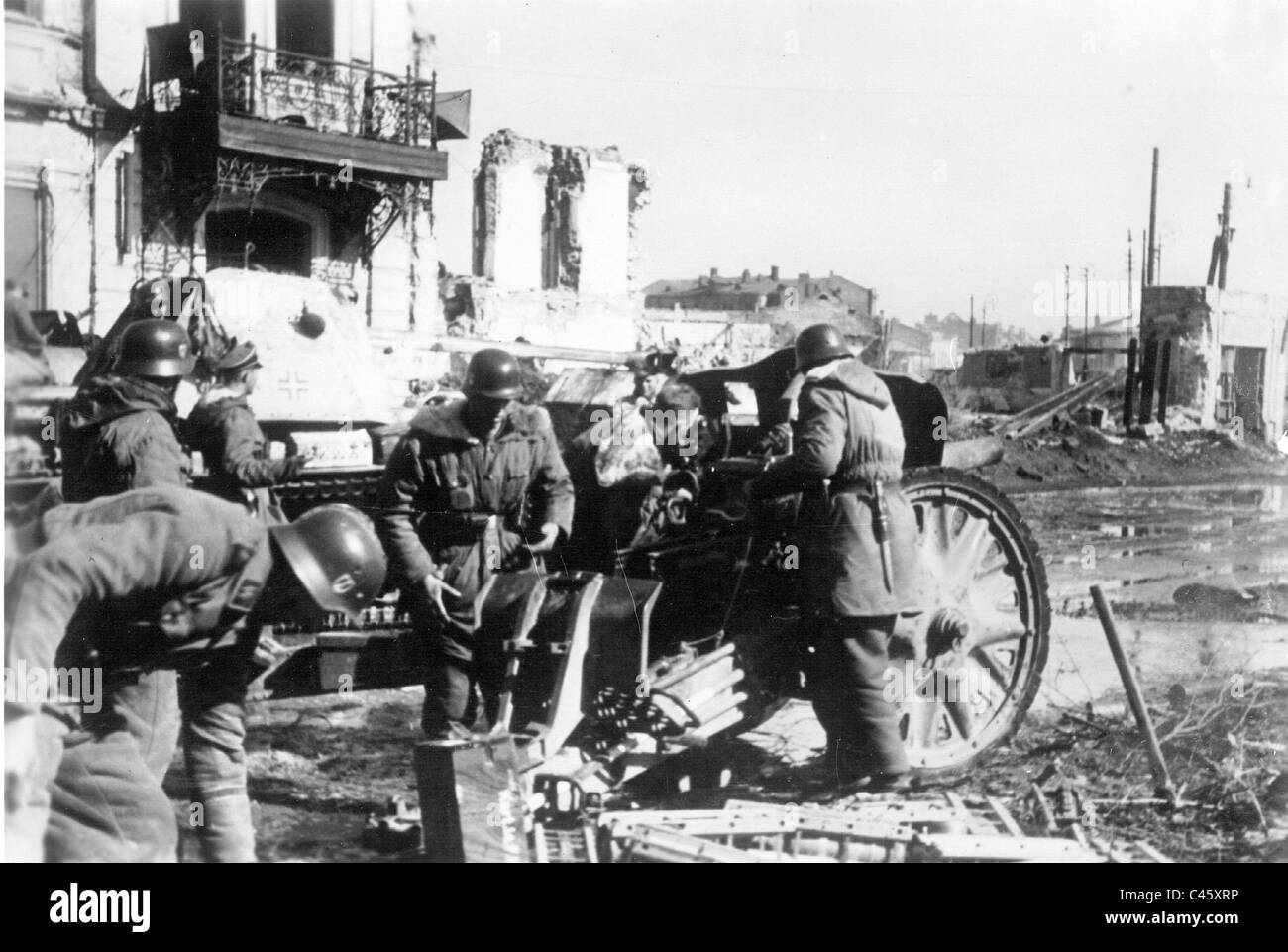 L'artillerie allemande pendant le combat autour de Kharkov, 1943 Banque D'Images