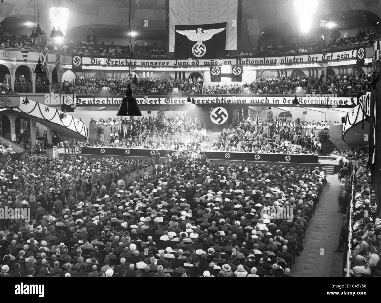 Rallye de la coloniale NS Teachers' Ligue dans le Palais des Sports, 1934 Banque D'Images