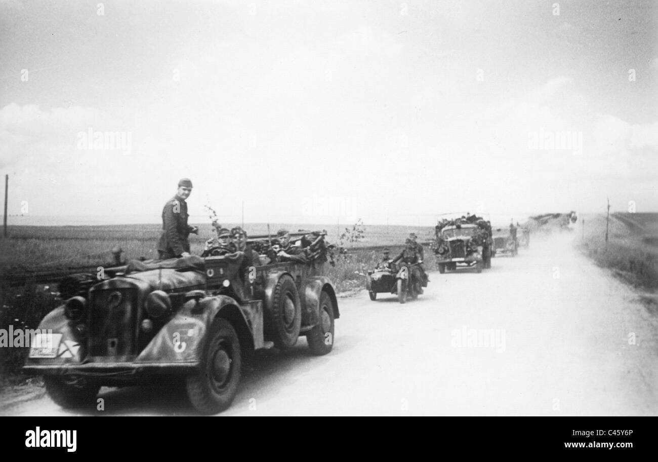 Convoi allemand au cours des combats près d'Orel, 1944 Banque D'Images