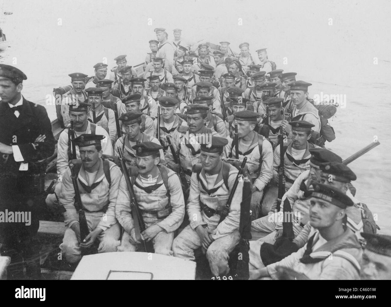 -Les soldats de la marine Austro Hongrois pendant la traversée de plus de 1917 Banque D'Images