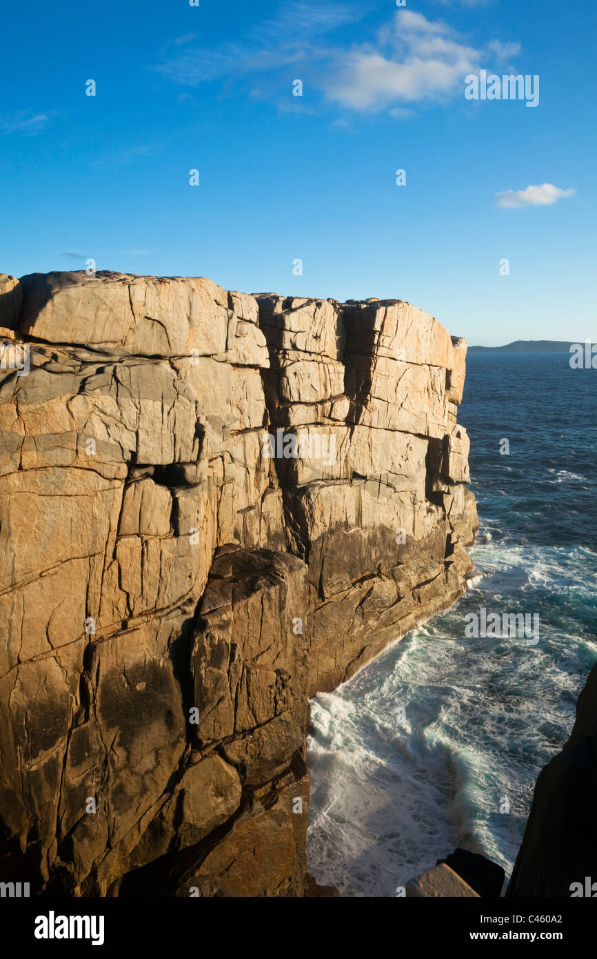 Côte sauvage à l'écart, Torndirrup National Park, Albany, Australie occidentale, Australie Banque D'Images