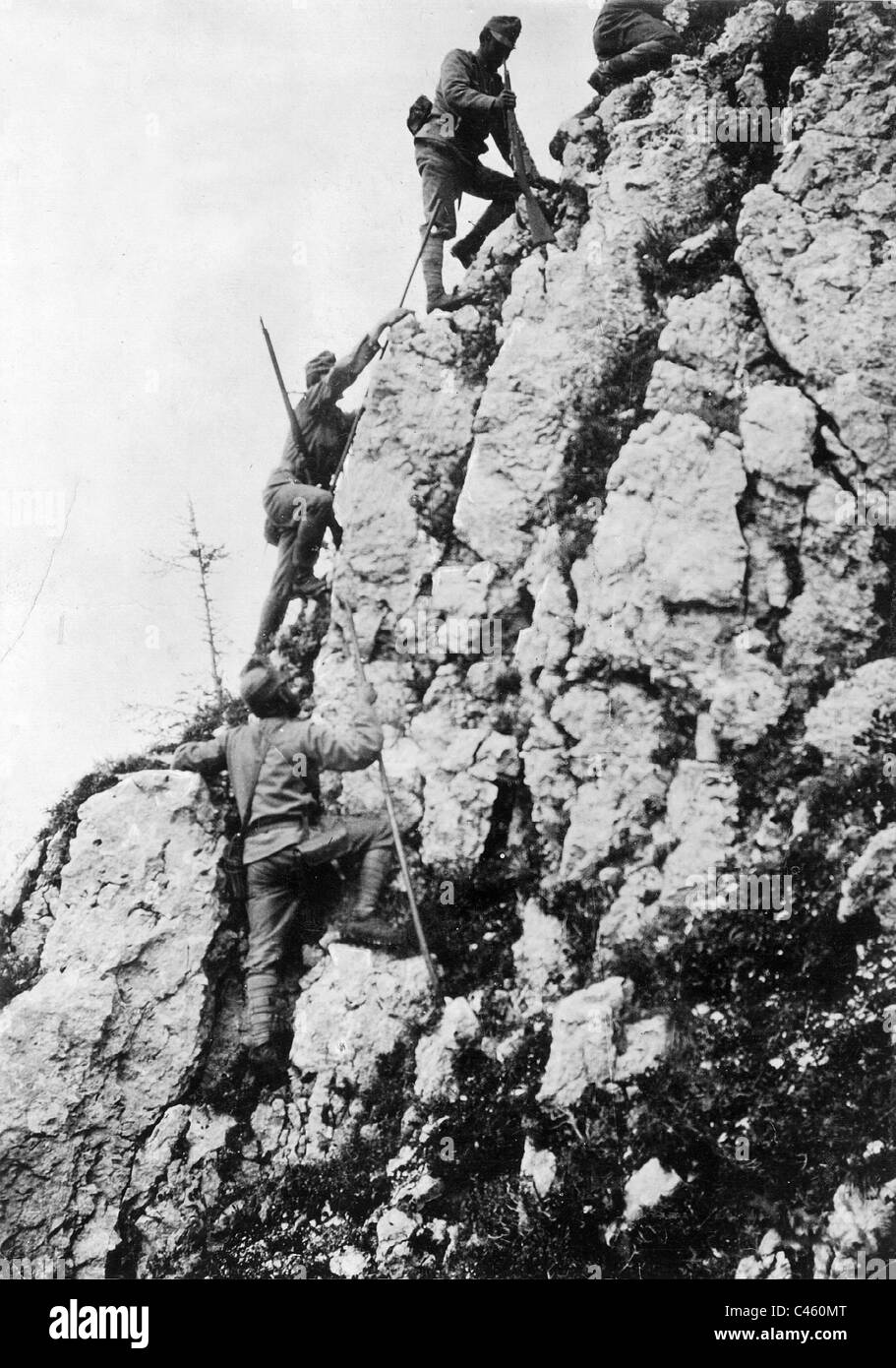 Les soldats autrichiens dans les Alpes sur le front italien, 1915 Banque D'Images