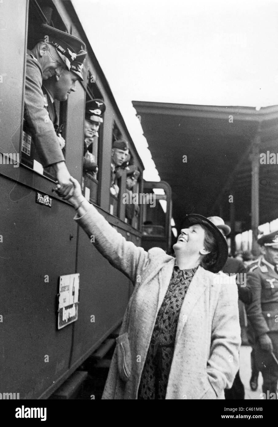 Winifred Wagner se félicite de soldats à Bayreuth, 1940 Banque D'Images