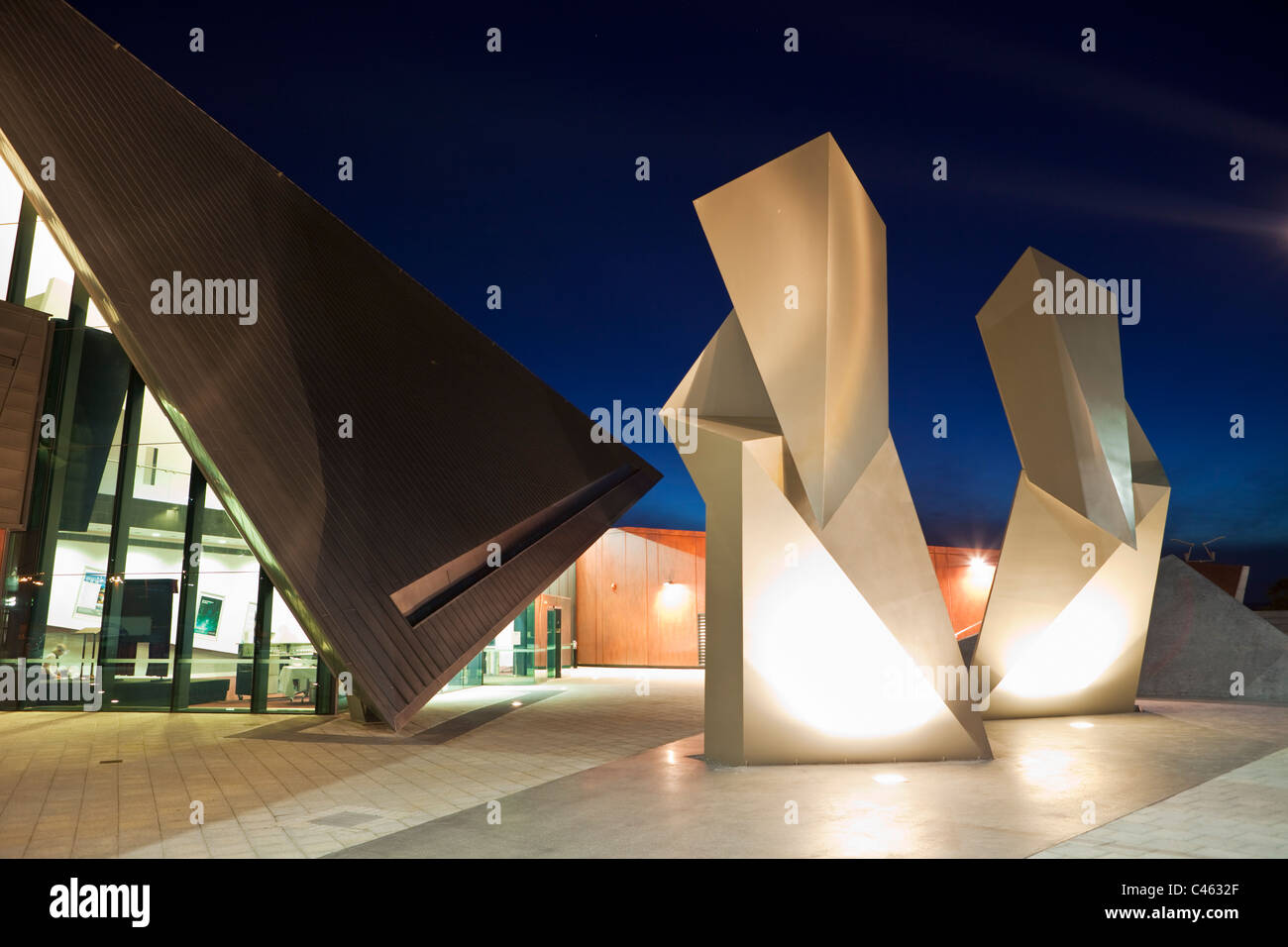 Le centre de divertissement d'Albany est éclairée la nuit. Albany, Australie occidentale, Australie Banque D'Images