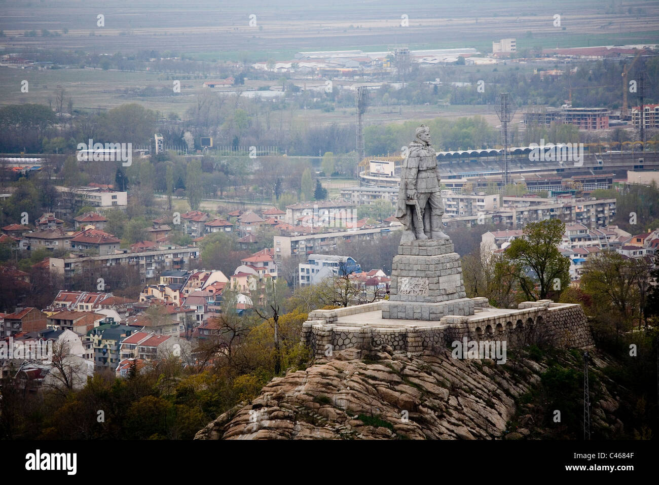 Une photographie aérienne de la Seconde Guerre mondiale monument près de la ville de Plovdiv Banque D'Images